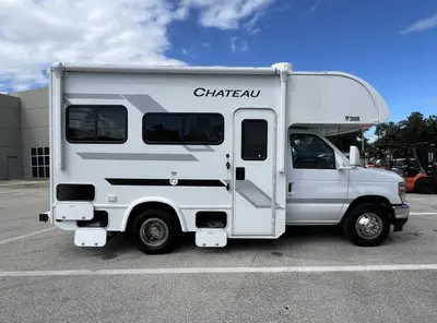 2026 Thor Motor Coach Chateau photo 18