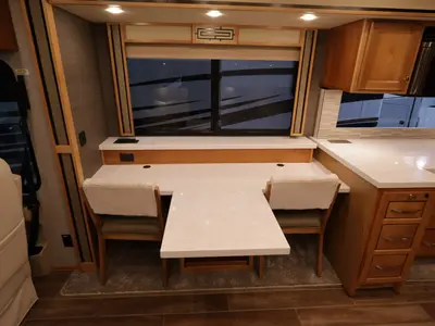 2021 Tiffin Motorhomes Allegro RED photo 8