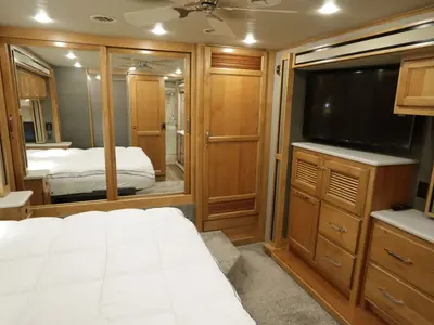 2021 Tiffin Motorhomes Allegro RED photo 28