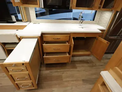 2021 Tiffin Motorhomes Allegro RED photo 14