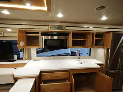 2021 Tiffin Motorhomes Allegro RED photo 15