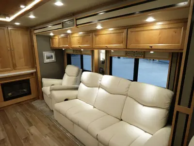2021 Tiffin Motorhomes Allegro RED photo 18