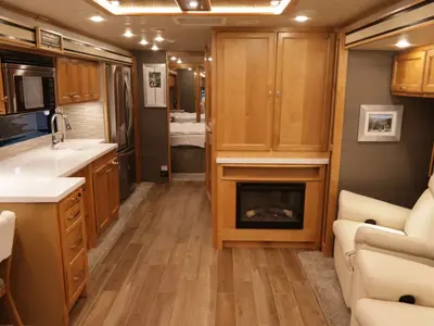 2021 Tiffin Motorhomes Allegro RED photo 5