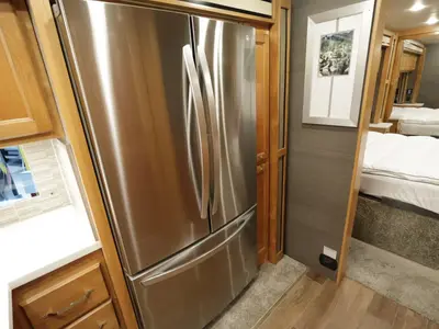 2021 Tiffin Motorhomes Allegro RED photo 16