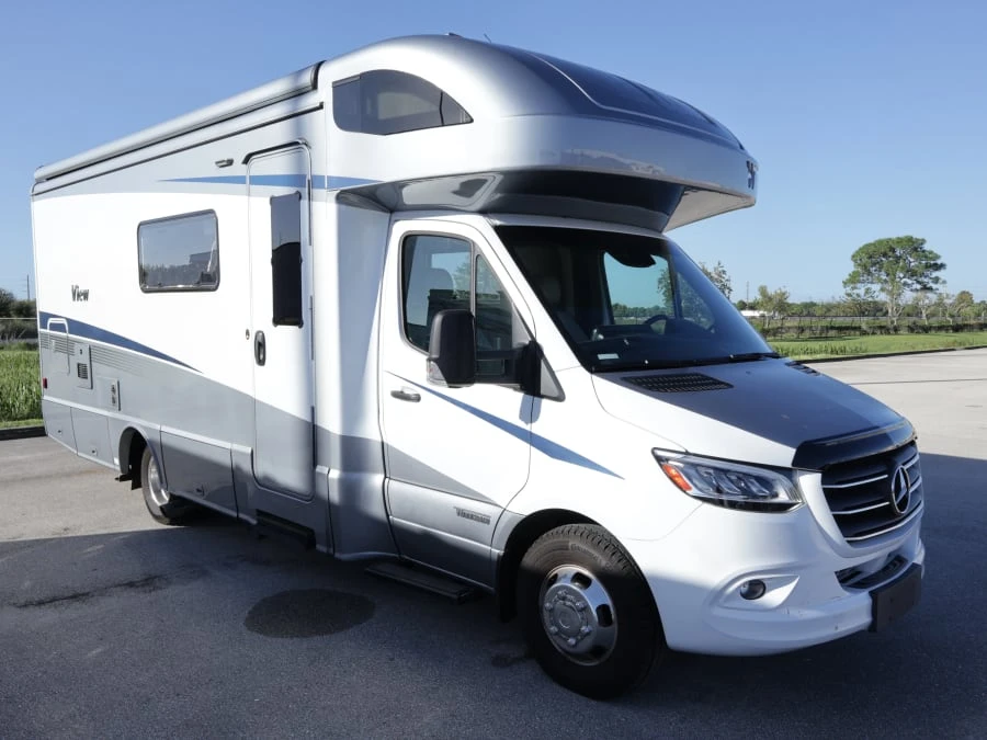 2022 Winnebago View exterior