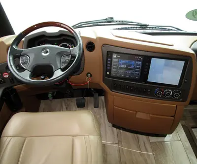 2019 Tiffin Motorhomes Allegro BUS photo 2