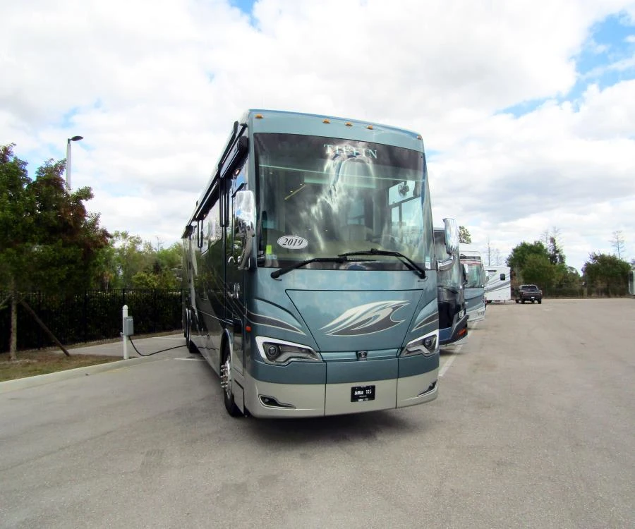 2019 Tiffin Motorhomes Allegro BUS exterior