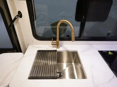 2027 Thor Motor Coach Chateau photo 7
