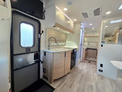 2027 Thor Motor Coach Delano photo 6
