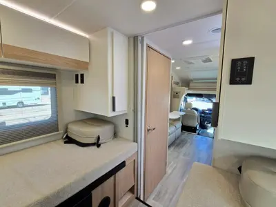 2027 Thor Motor Coach Delano photo 17