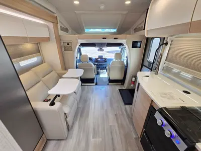 2027 Thor Motor Coach Delano photo 3