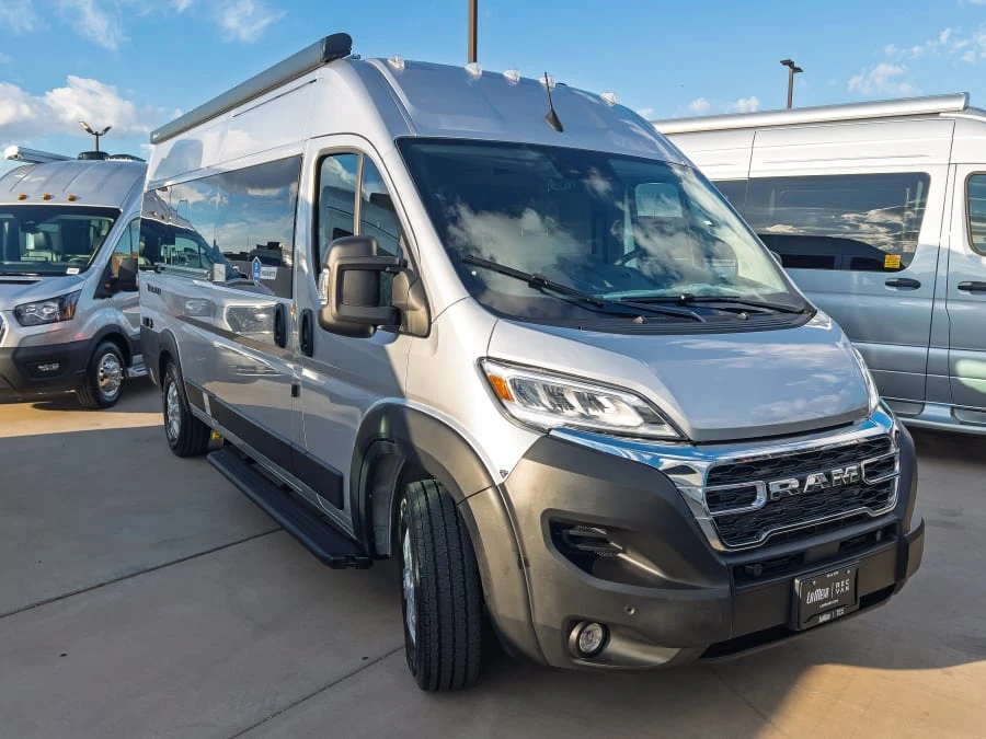 2027 Thor Motor Coach Tellaro exterior