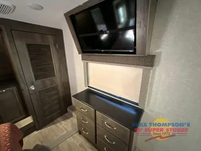 2019 Keystone RV Montana photo 28