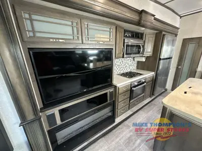 2019 Keystone RV Montana photo 16