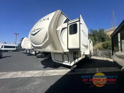 2019 Keystone RV Montana photo 2