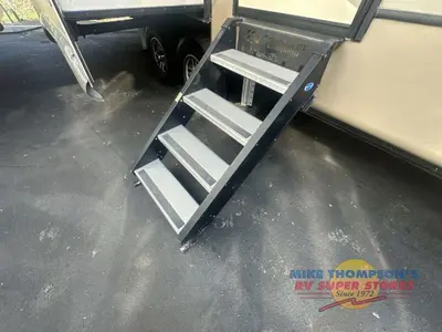 2019 Keystone RV Montana photo 11