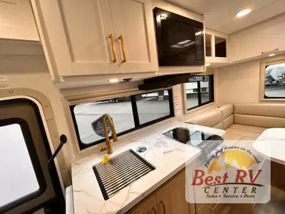 2027 Thor Motor Coach Four Winds photo 23