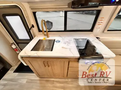 2027 Thor Motor Coach Four Winds photo 27