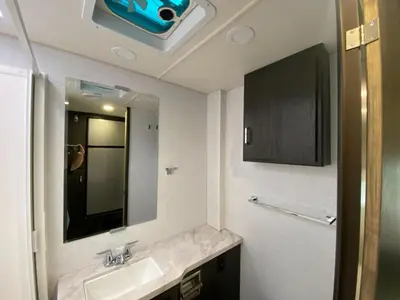 2027 Winnebago Sunflyer photo 32