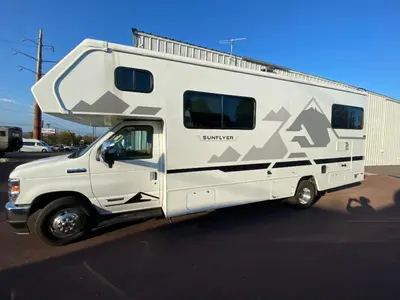 2027 Winnebago Sunflyer photo 6