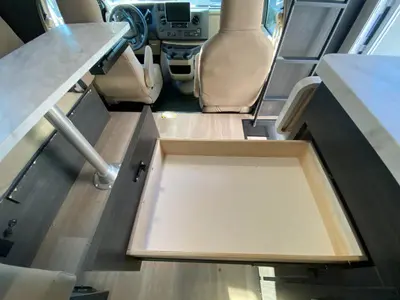2027 Winnebago Sunflyer photo 17