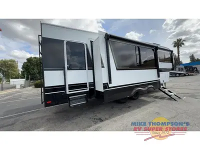 2026 Brinkley Model Z photo 7