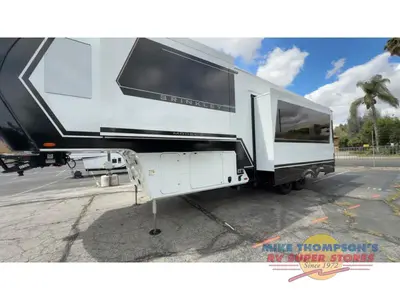2026 Brinkley Model Z photo 3