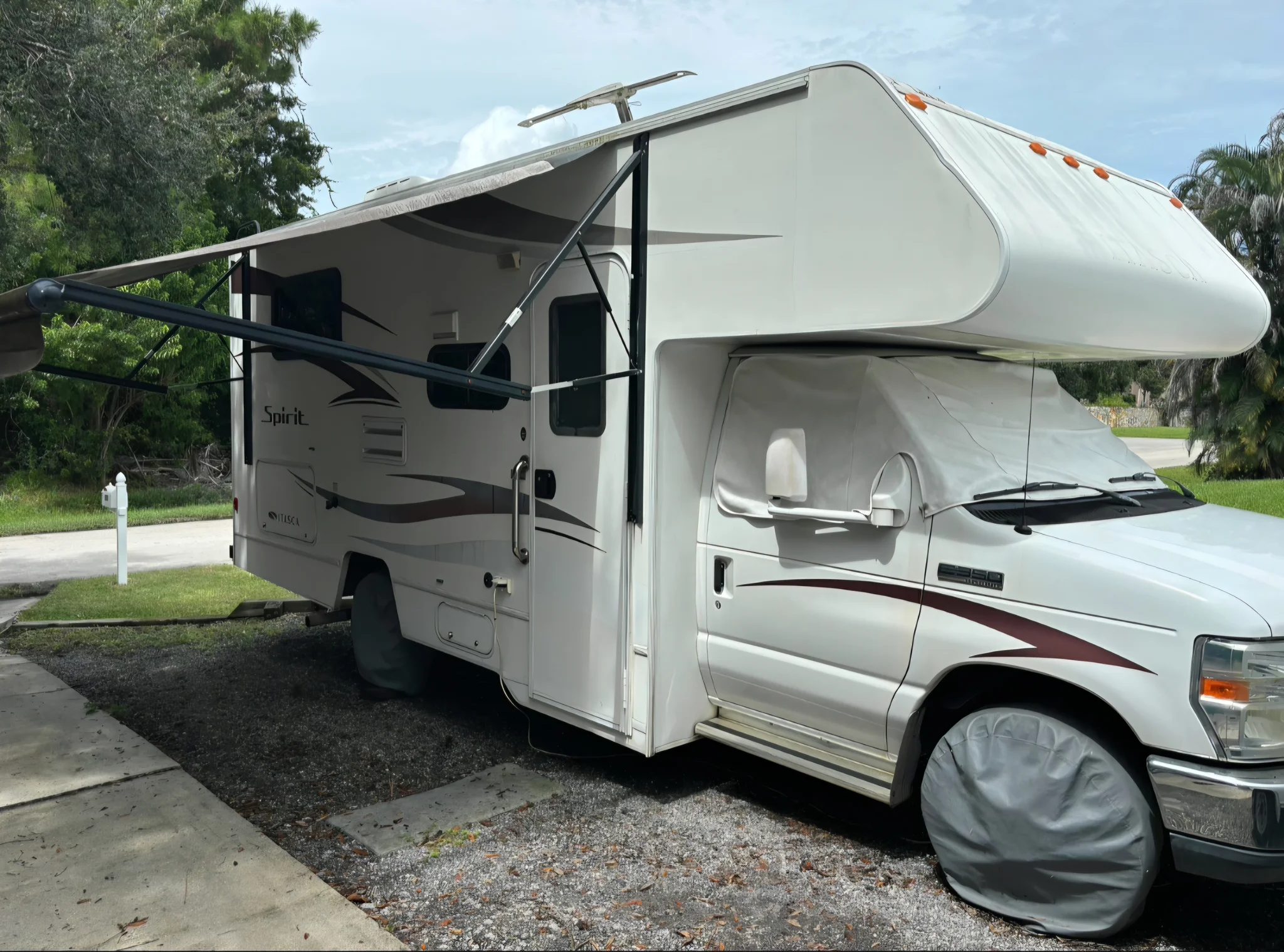 2014 ITASCA SPIRIT exterior