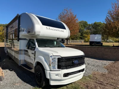 2026 THOR MOTOR COACH MAGNITUDE GRAND photo 4
