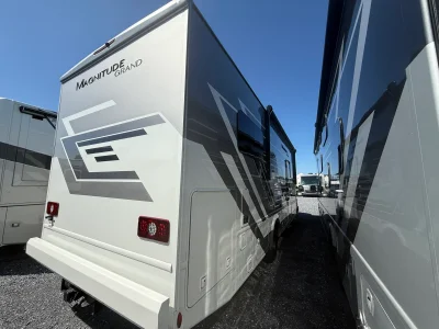 2026 THOR MOTOR COACH MAGNITUDE GRAND photo 9