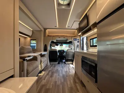 2026 Tiffin Motorhomes Wayfarer photo 3