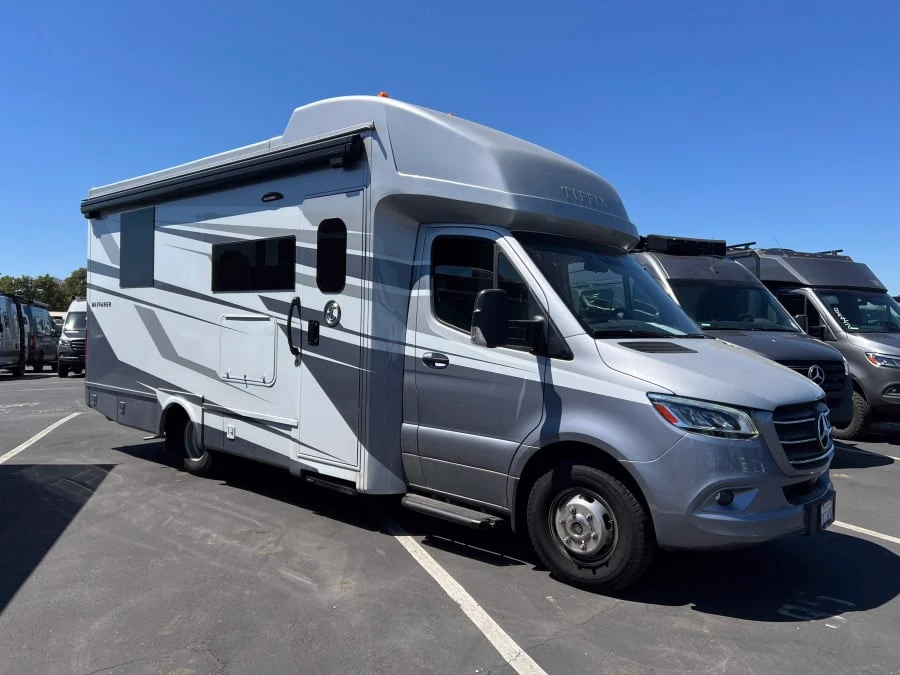 2026 Tiffin Motorhomes Wayfarer exterior