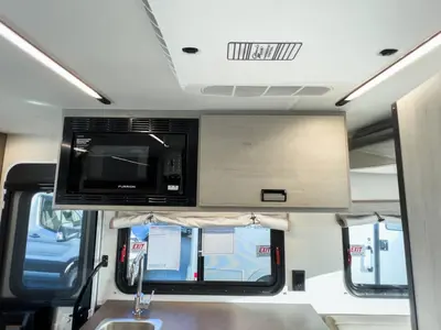 2027 Winnebago Resa IUH19DC photo 9