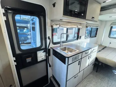 2027 Winnebago Resa IUH19DC photo 5