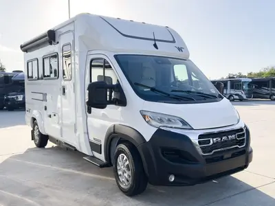 New 2027 Winnebago Resa IUH19DC