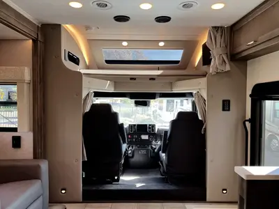 2027 Renegade Verona photo 4