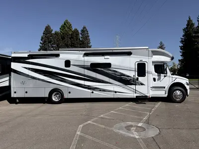2027 Renegade Verona photo 28