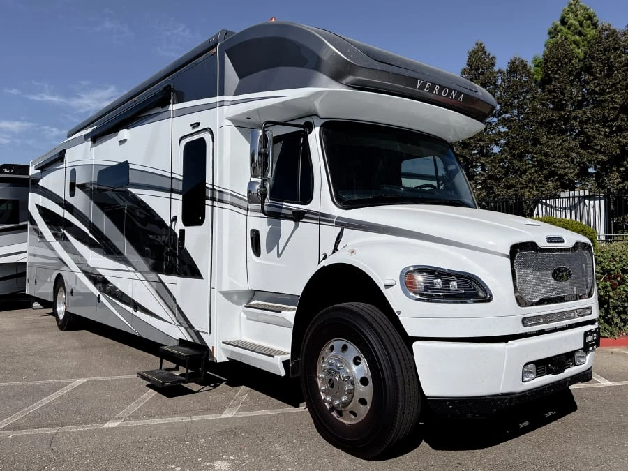 2027 Renegade Verona exterior