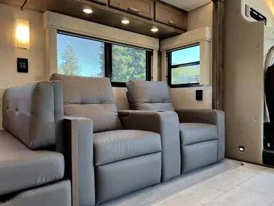 2027 Renegade Verona photo 8