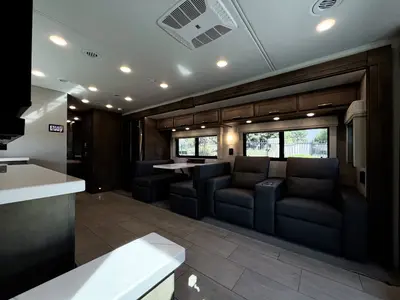 2027 Renegade Verona photo 7
