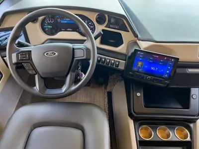 2024 Fleetwood Bounder photo 2