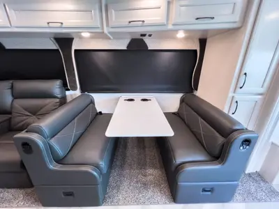 2024 Fleetwood Bounder photo 14