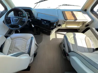 2023 Thor Motor Coach Palazzo photo 2