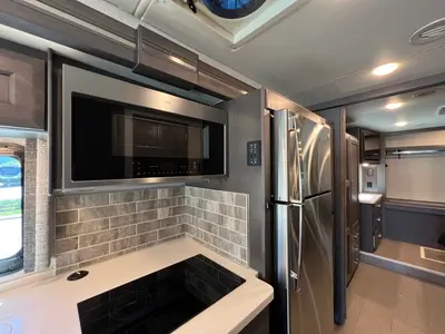 2023 Thor Motor Coach Palazzo photo 12