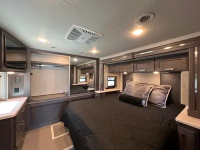 2023 Thor Motor Coach Palazzo photo 18