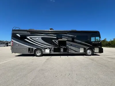 2023 Thor Motor Coach Palazzo photo 26