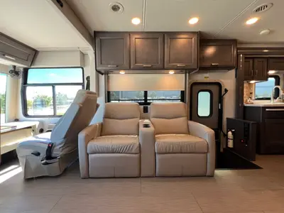 2023 Thor Motor Coach Palazzo photo 7