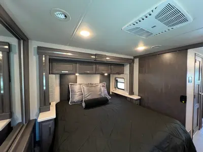 2023 Thor Motor Coach Palazzo photo 16