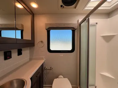 2023 Thor Motor Coach Palazzo photo 21