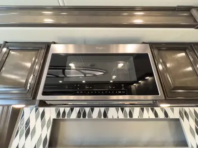2020 Fleetwood Discovery photo 12